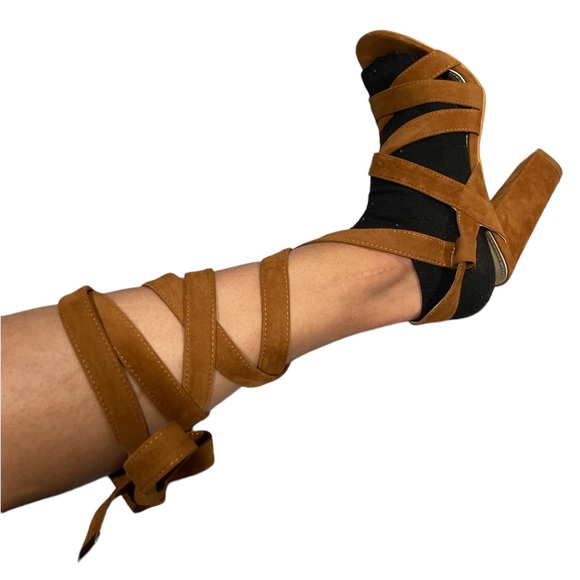 Cape Robbin taupe lace up heels - Picture 2 of 2